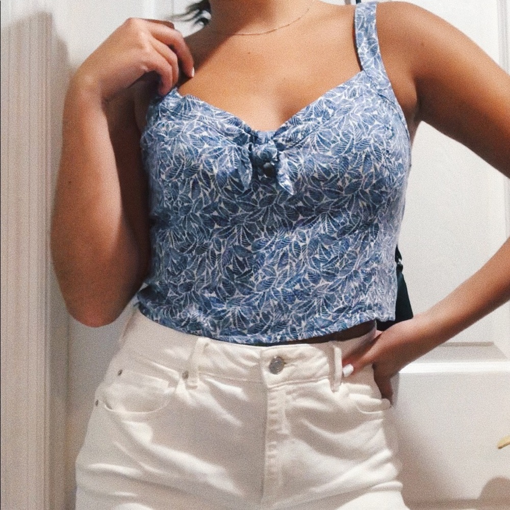 HOLLSITER TOP